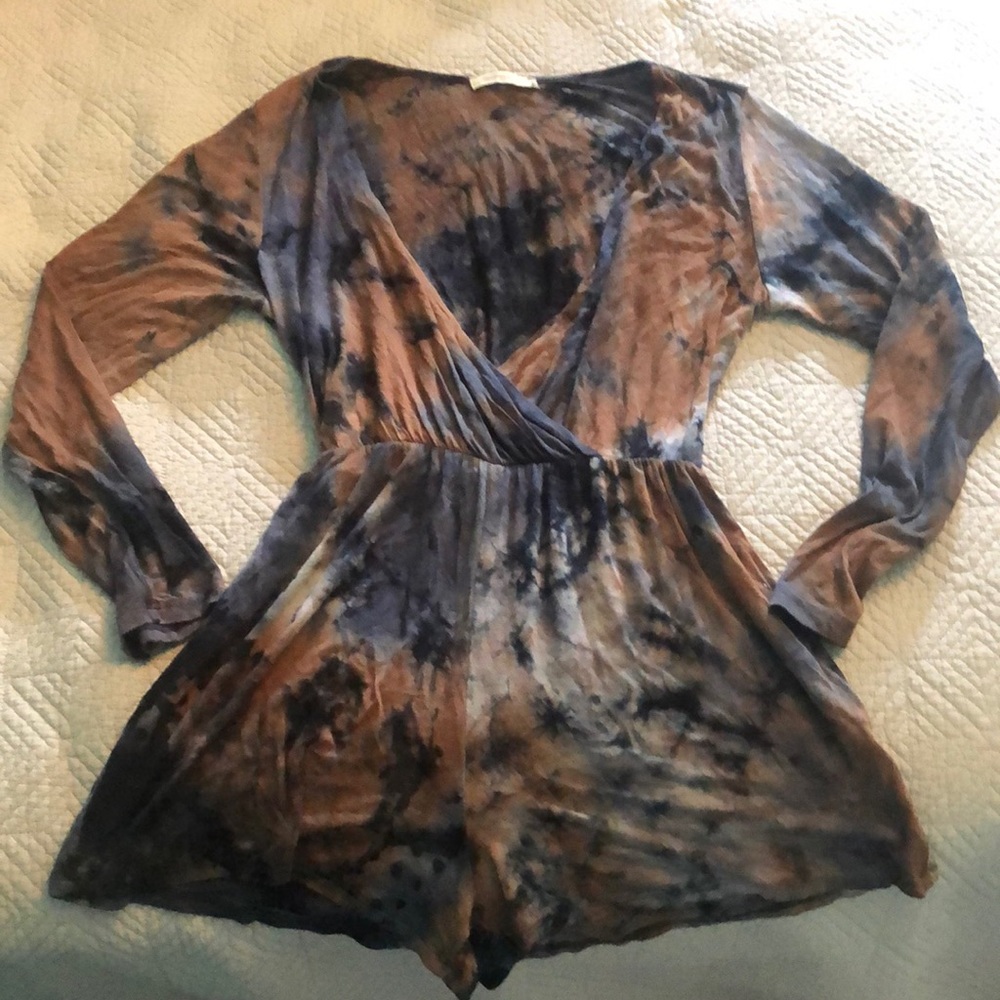 Super stretch, deep V tie die romper